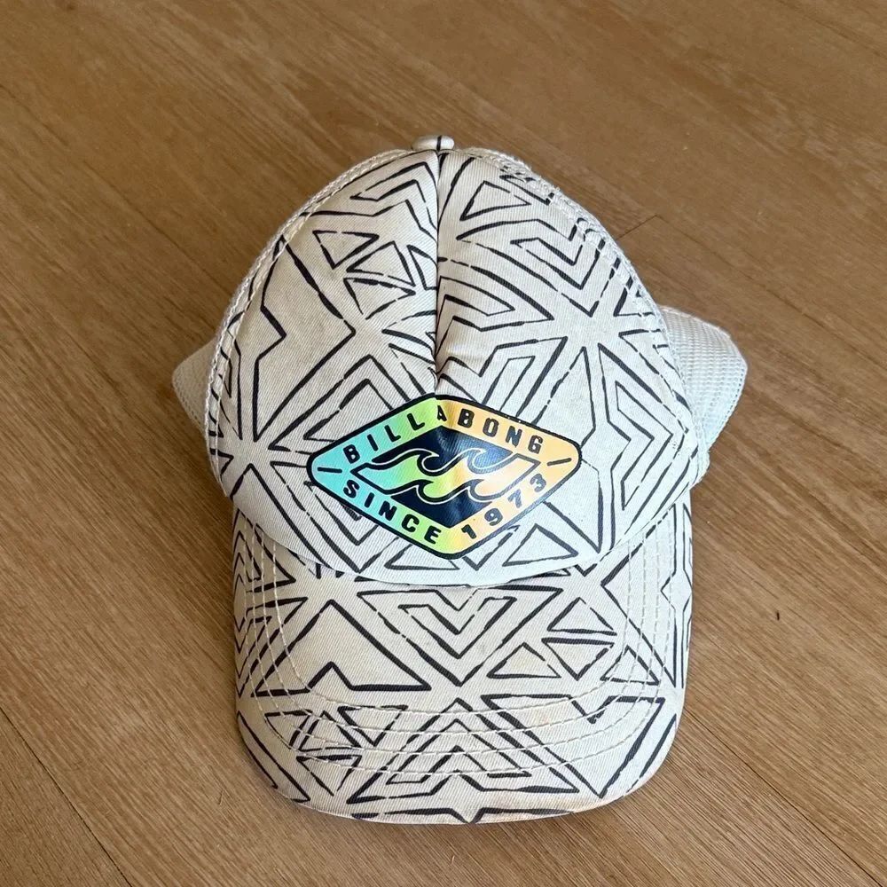 Billabong geometric print white womens trucker hat one size